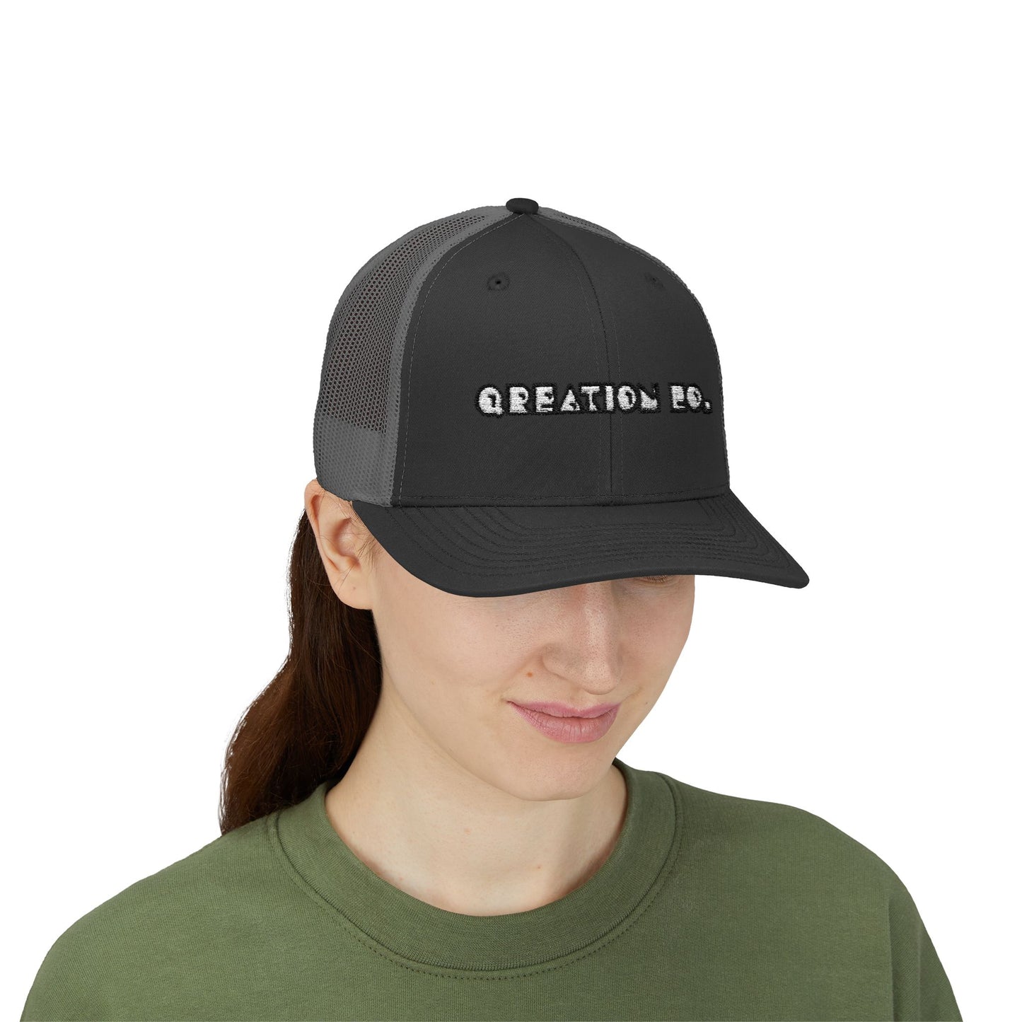 "Q-Classic" Snapback Trucker Cap