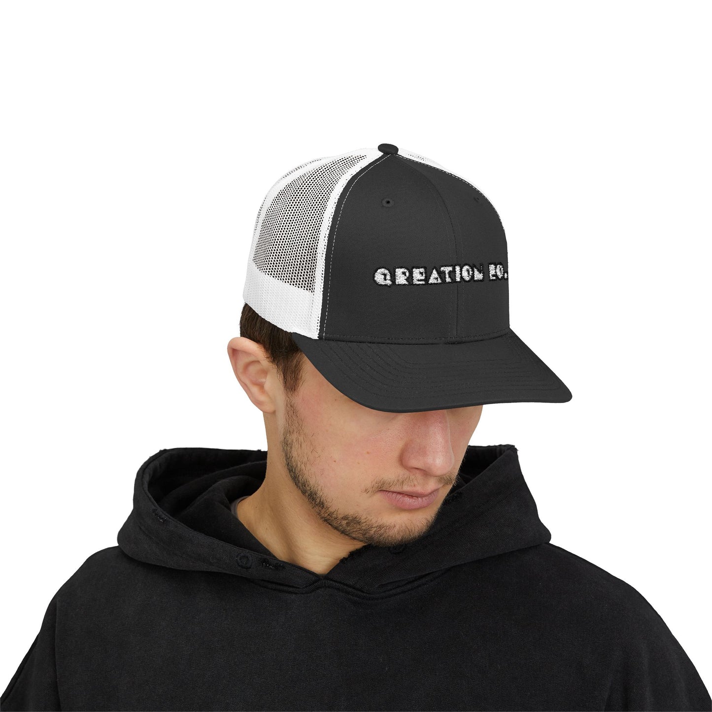 "Q-Classic" Snapback Trucker Cap
